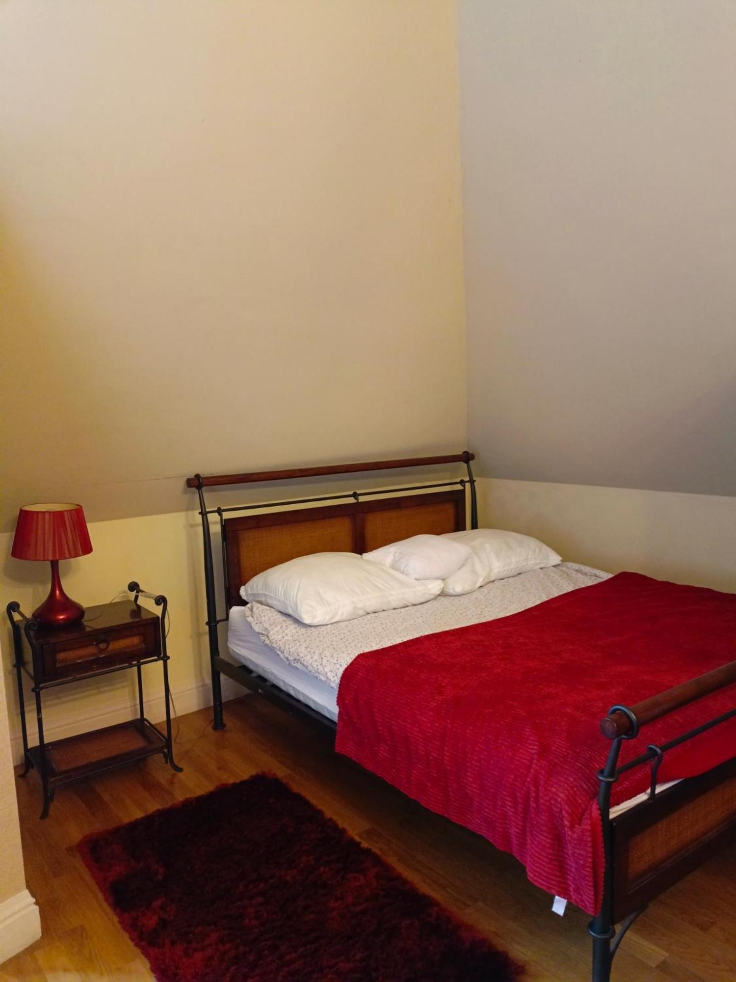 Bed and Breakfast Dwor Pod Rozami Smolec Pokoj fotografie